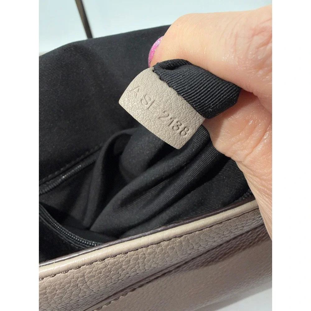 Marc Jacobs Empire City Messenger Taupe Pebbled Leather Crossbody Bag M0013044